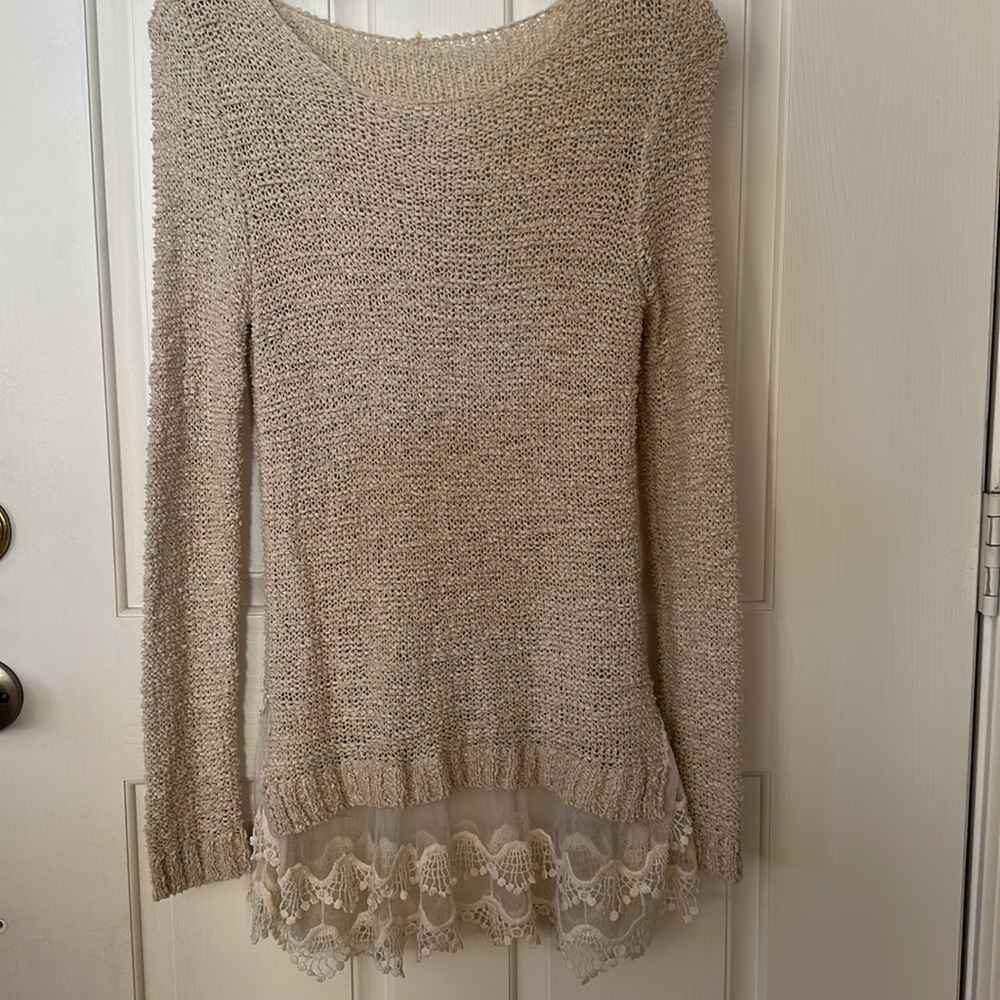 Kate Collection Creamy White Lace Trim Sweater. No tag